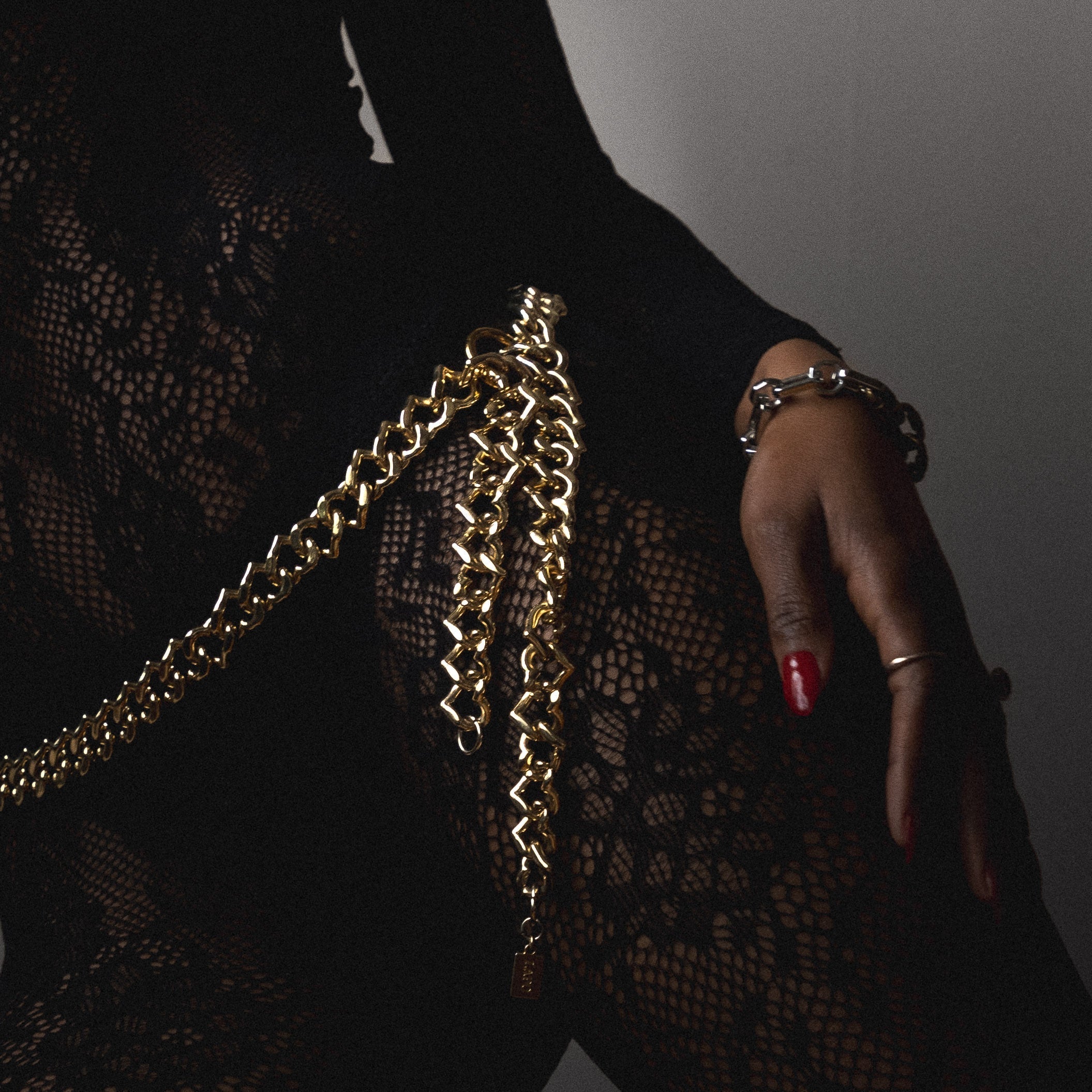 How to Style Callisto Chain Belt - Lapo Lounge